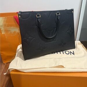 Louis Vuitton OnTheGo MM